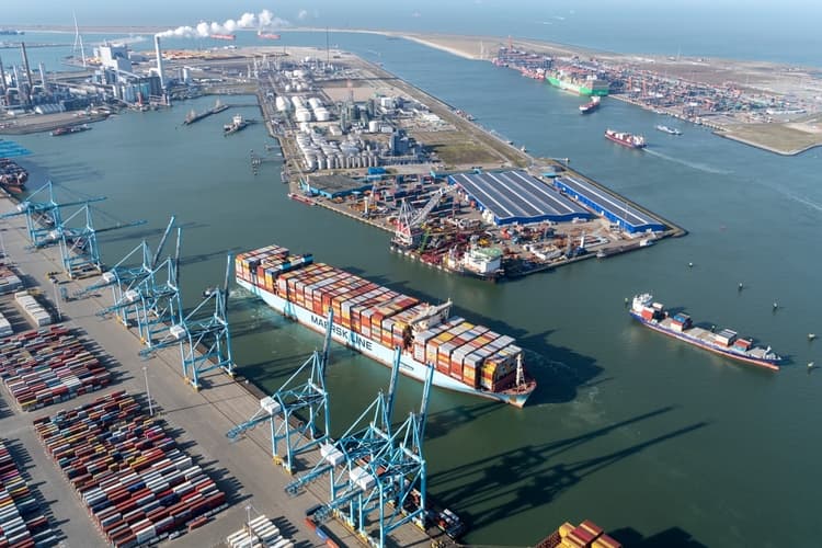 12,February,2022,,Rotterdam,,Holland.,Aerial,View,Of,Moscow,Maersk